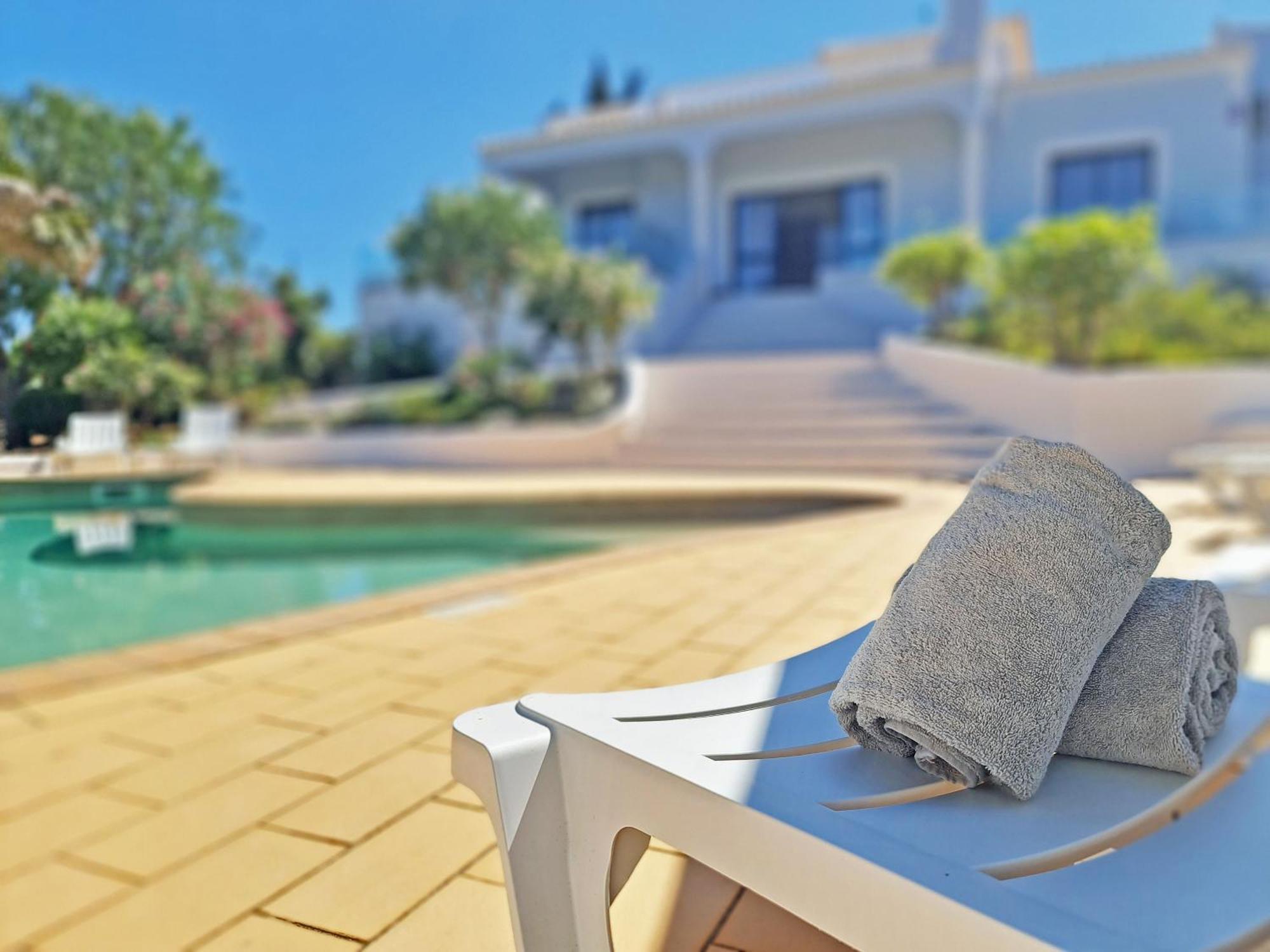 Vila Casa Vitoria - With Private Pool Pêra Exteriér fotografie